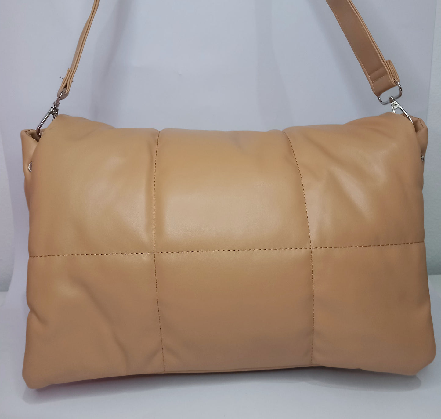 Bolso alcochado beige